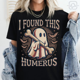 ユーモラスなハロウィーン幽霊看護師デザイン「面白い上腕骨を見つけた」 Tシャツ