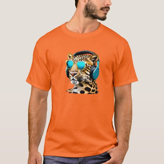 ユーモラスなヒョウのロックTシャツ Tシャツ (正面)