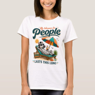 ユーモラスな内向型ゼブラの冗談 Tシャツ