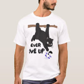 ユーモラスな吊り猫デザイン Tシャツ (正面)