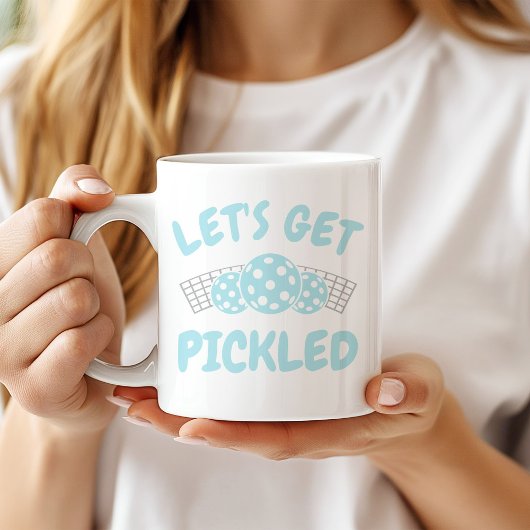 ユーモラスな「Let's Get Pickled 」 コーヒーマグカップ