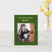 ユーモラスに長いアイルランド語の物語を短いカードを作る カード (黄色い花)