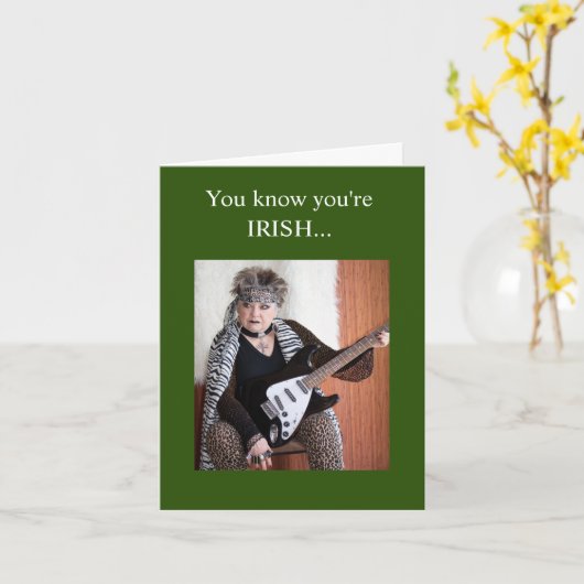 ユーモラスに長いアイルランド語の物語を短いカードを作る カード (黄色い花)