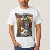 ユーモ日本のー – ズボンを下ろす犬 Tシャツ (正面)