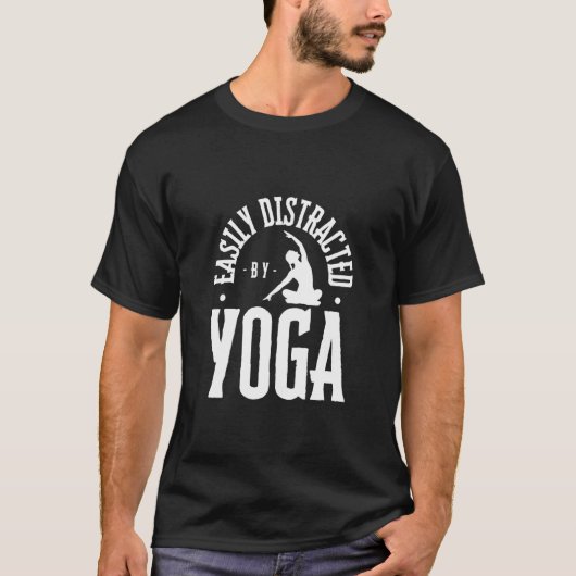 ヨガに夢中になる面白いヨガインストラクター ロ Tシャツ (正面)