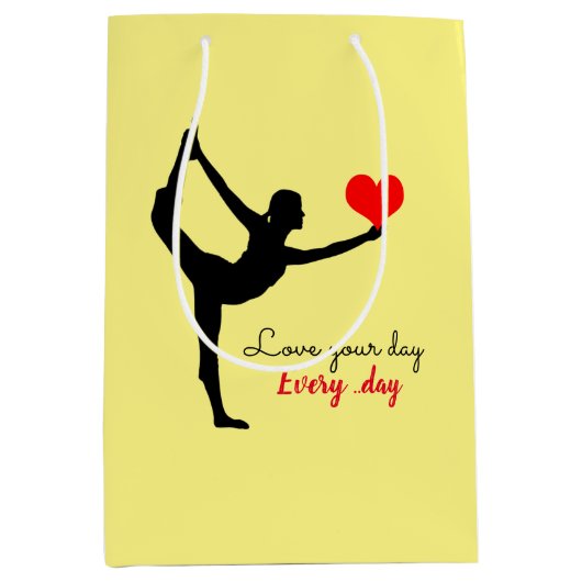 ヨガのハートと愛の日/ヨギニ  ミディアムペーパーバッグ (正面)