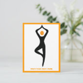 ヨガの木ポーズブラック、オレンジカスタム色 ポストカード (スタンド正面)