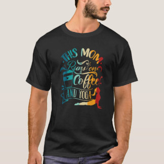 ヨガの瞑想このマ走マはコーヒーとヨガに Tシャツ
