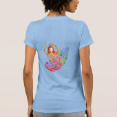 ヨガの瞑想をする女性のレインボーデザインTシャツ Tシャツ (裏面)