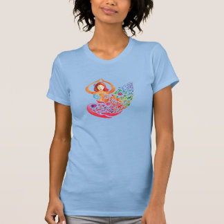 ヨガの瞑想をする女性のレインボーデザインTシャツ Tシャツ