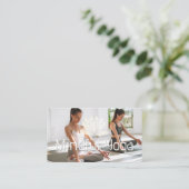 ヨガの瞑想を実践する女性 | Lotus Flower 名刺 (スタンド正面)