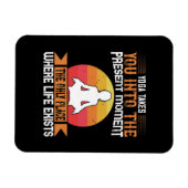 ヨガは命のある唯一の場所に連れて行く マグネット (横)