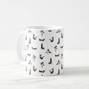 ヨガをしているボストンテリア犬 コーヒーマグカップ