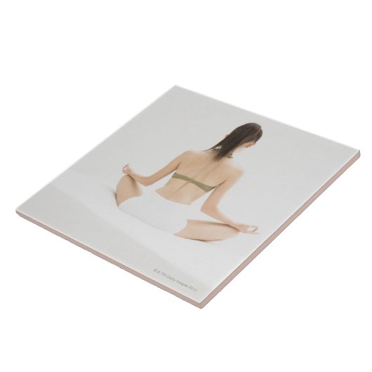 ヨガをしている女性 タイル (側面)