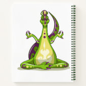 ヨガをしている漫画のイグアノドン恐竜。 ノートブック (裏面)