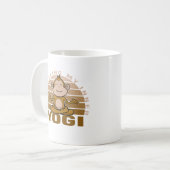 ヨガをするかわいいおサル。面白いヨガのポーズ コーヒーマグカップ (正面左)