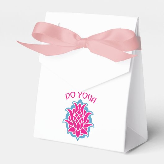 ヨガをする フェイバーボックス (正面サイド)