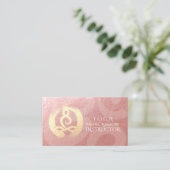 ヨガインストラクターバラ金ゴールド瞑想ポーズZEN OM 名刺 (スタンド正面)