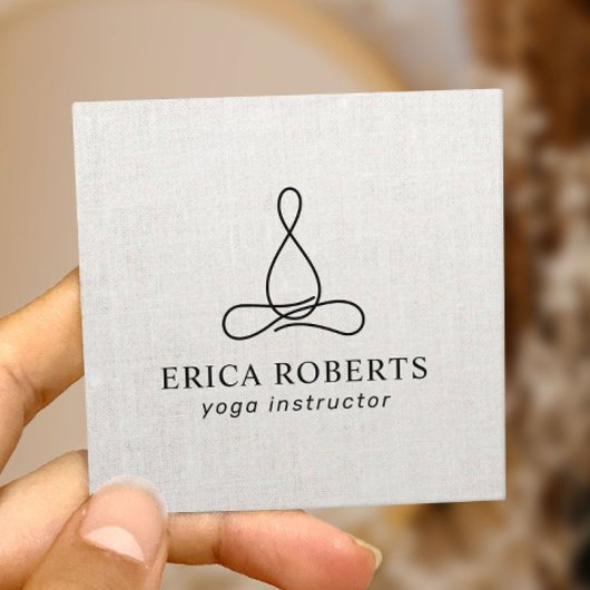 ヨガインストラクターミニマリストラインロゴエレガントリネン スクエア名刺