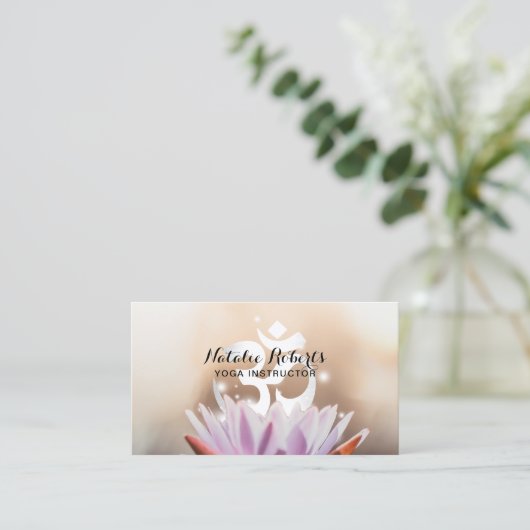 ヨガインストラクターロータスフラワー&オムシンボル 名刺 (スタンド正面)