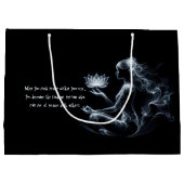 ヨガインストラクターロータスメディテーションポーズミ白熱［赤熱］光を放つスト ラージペーパーバッグ (裏面)