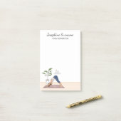 ヨガインストラクター下向き犬ヨギーニ女性 ポストイット (デスク上)