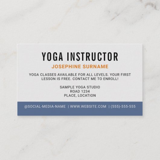 ヨガインストラクター女性下向き犬ポーズ 名刺 (裏面)