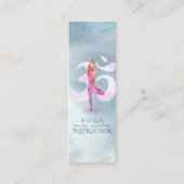 ヨガインストラクター瞑想ポーズオムサインウォーター色 スキニー名刺 (正面)
