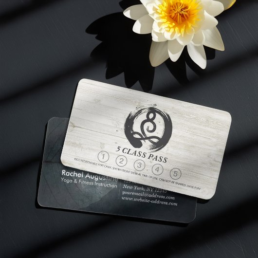 ヨガインストラクター瞑想ポーズクラスパスロイヤリティ ロイヤリティカード