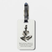 ヨガインストラクター瞑想ポーズブラシストローク引用文 ラゲッジタグ (裏面縦)