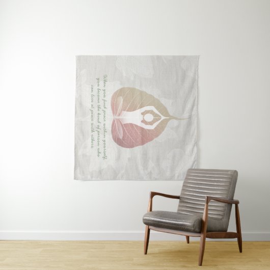 ヨガインストラクター瞑想ポーズボディリーフ引用文 タペストリー (インサイチュ(横))