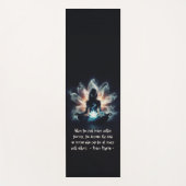 ヨガインストラクター瞑想ポーズミ白熱［赤熱］光を放つストロータス ヨガマット (正面)