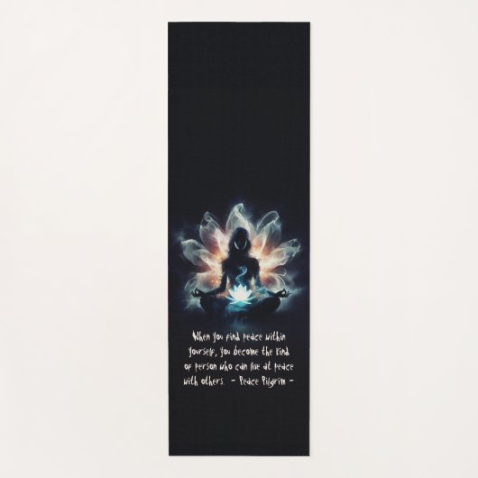 ヨガインストラクター瞑想ポーズミ白熱［赤熱］光を放つストロータス ヨガマット (正面)