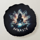 ヨガインストラクター瞑想ポーズミ白熱［赤熱］光を放つストロータス ラウンドクッション (裏面)