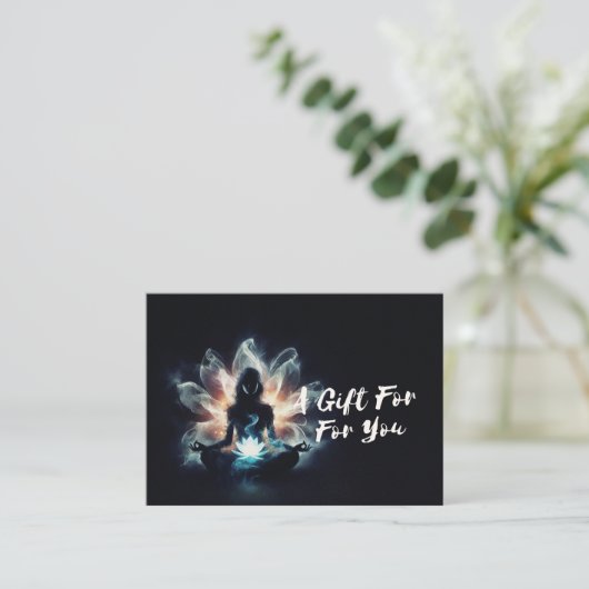 ヨガインストラクター瞑想ポーズミ白熱［赤熱］光を放つストロータス 割引カード (スタンド正面)