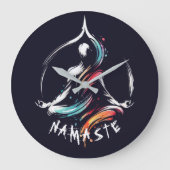 ヨガインストラクター蓮の瞑想ポーズブラシストローク ラージ壁時計 (正面)