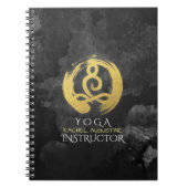 ヨガインストラクター金ゴールド瞑想姿勢禅シンボル ノートブック (正面)