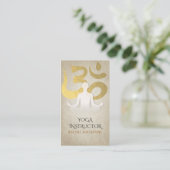 ヨガエレガント瞑想ポーズゴールドフォイルオムシンボル 名刺 (スタンド正面)