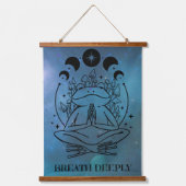 ヨガカエルを深呼吸する 吊り下げ型タペストリー (正面)