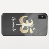 ヨガスタジオインストラクター瞑想ポーズOMシンボル Case-Mate iPhoneケース (裏面(横))