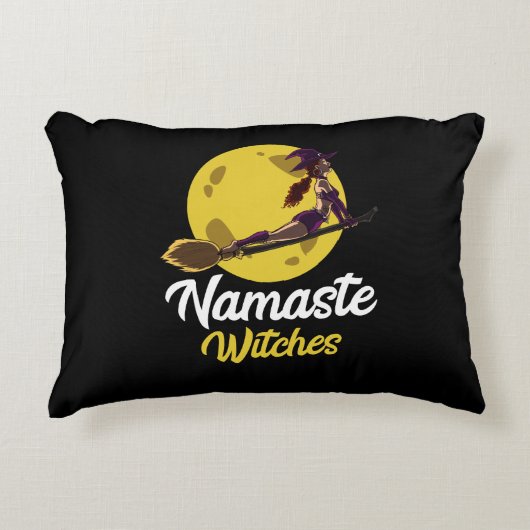 ヨガナマステウィッチズブロムゼンハロウィーン アクセントクッション (正面)