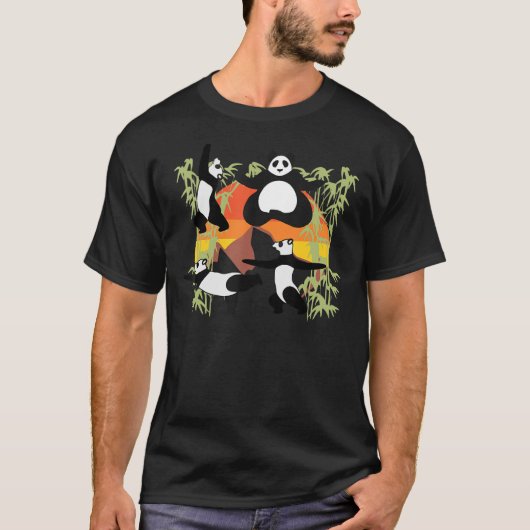 ヨガパンダ中国の竹食べの動物のジム Tシャツ (正面)