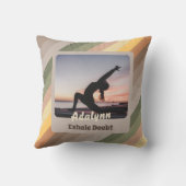 ヨガパーソナライズされた恋人先生ママ女性ギフト クッション (裏面)