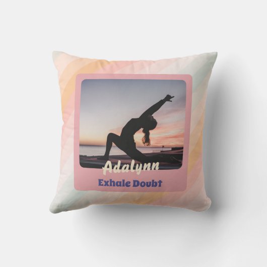 ヨガパーソナライズされた恋人先生ママ女性ギフト クッション (裏面)