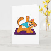 ヨガマットを持ったヨガの猫 カード (黄色い花)