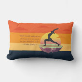ヨガ先生瞑想ポーズフローティングアイランド引用文 ランバークッション (正面)