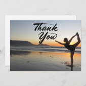 ヨガ女性オンサンセット背景サンキューカード サンキューカード (正面/裏面)