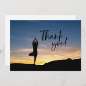 ヨガ女性オンサンセット背景サンキューカード サンキューカード (正面/裏面)