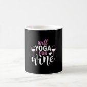 ヨガ愛好家 | Will Yoga For Wine コーヒーマグカップ (中央)