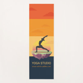 ヨガ指導者 瞑想 ポーズ 太陽 飛島 ヨガマット